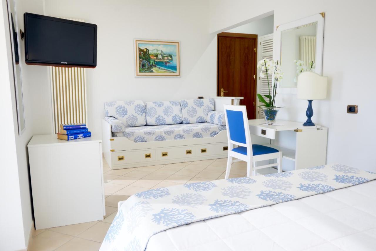לידו די קאמאיורה Hotel Caesar Residence & Spa מראה חיצוני תמונה