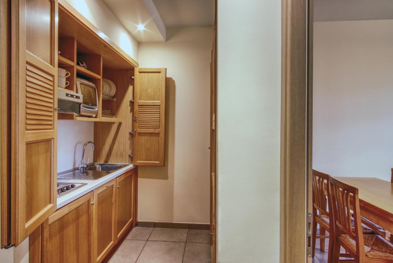 לידו די קאמאיורה Hotel Caesar Residence & Spa מראה חיצוני תמונה