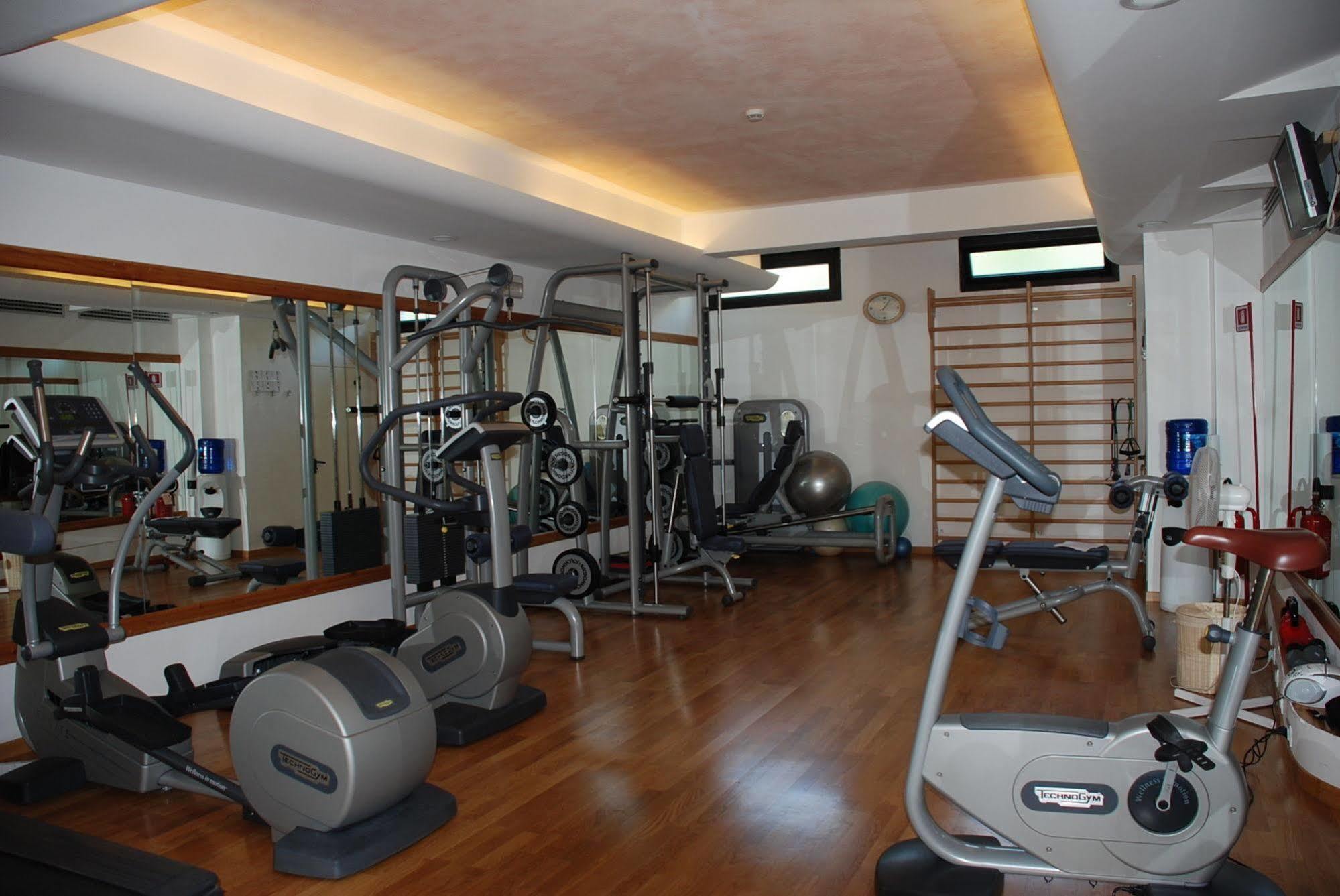 לידו די קאמאיורה Hotel Caesar Residence & Spa מראה חיצוני תמונה