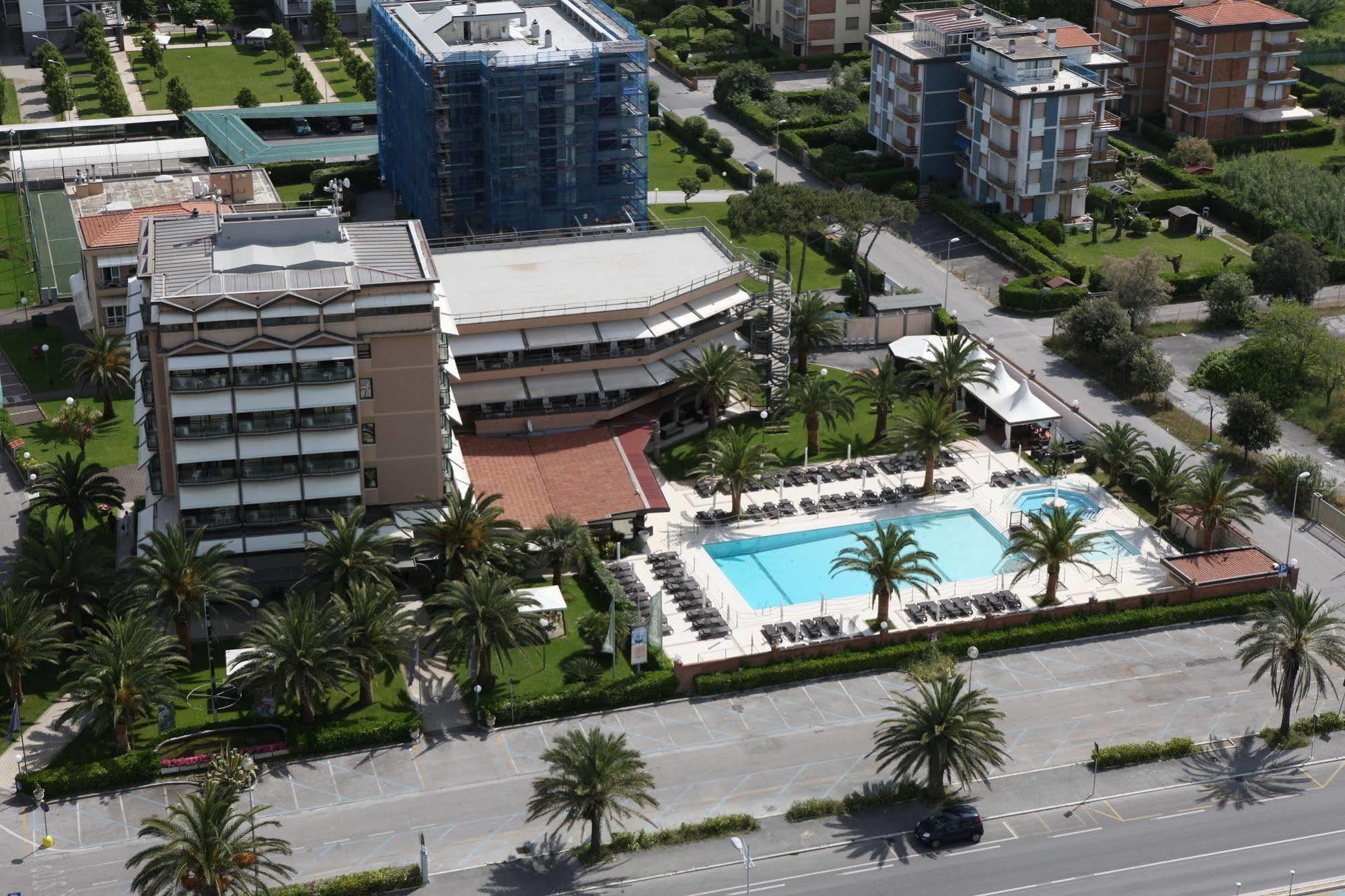 לידו די קאמאיורה Hotel Caesar Residence & Spa מראה חיצוני תמונה