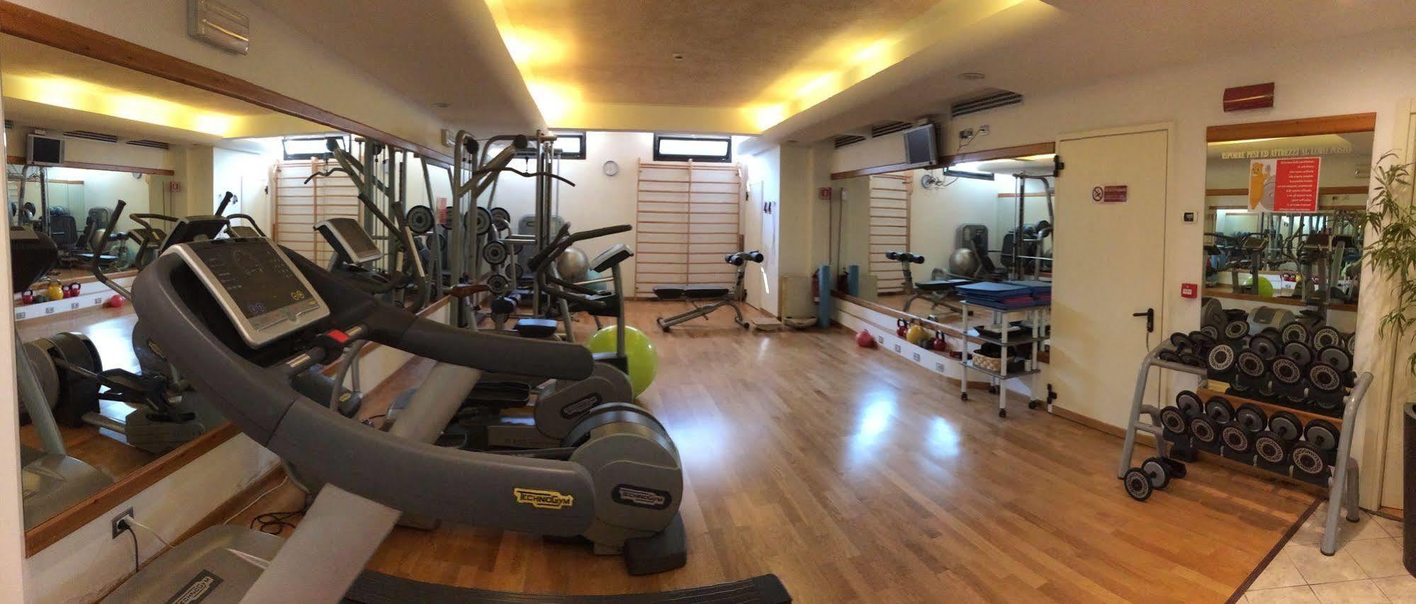 לידו די קאמאיורה Hotel Caesar Residence & Spa מראה חיצוני תמונה