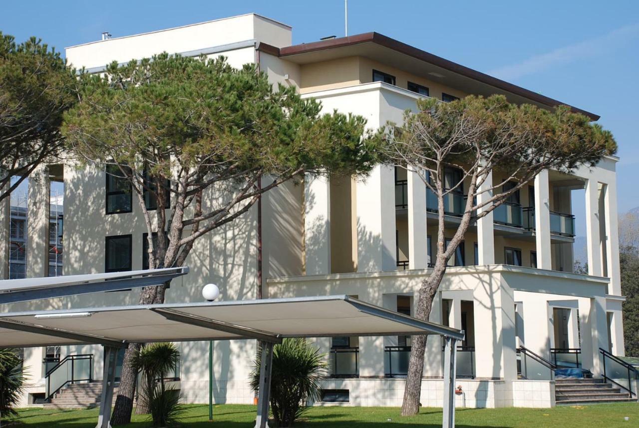 לידו די קאמאיורה Hotel Caesar Residence & Spa מראה חיצוני תמונה