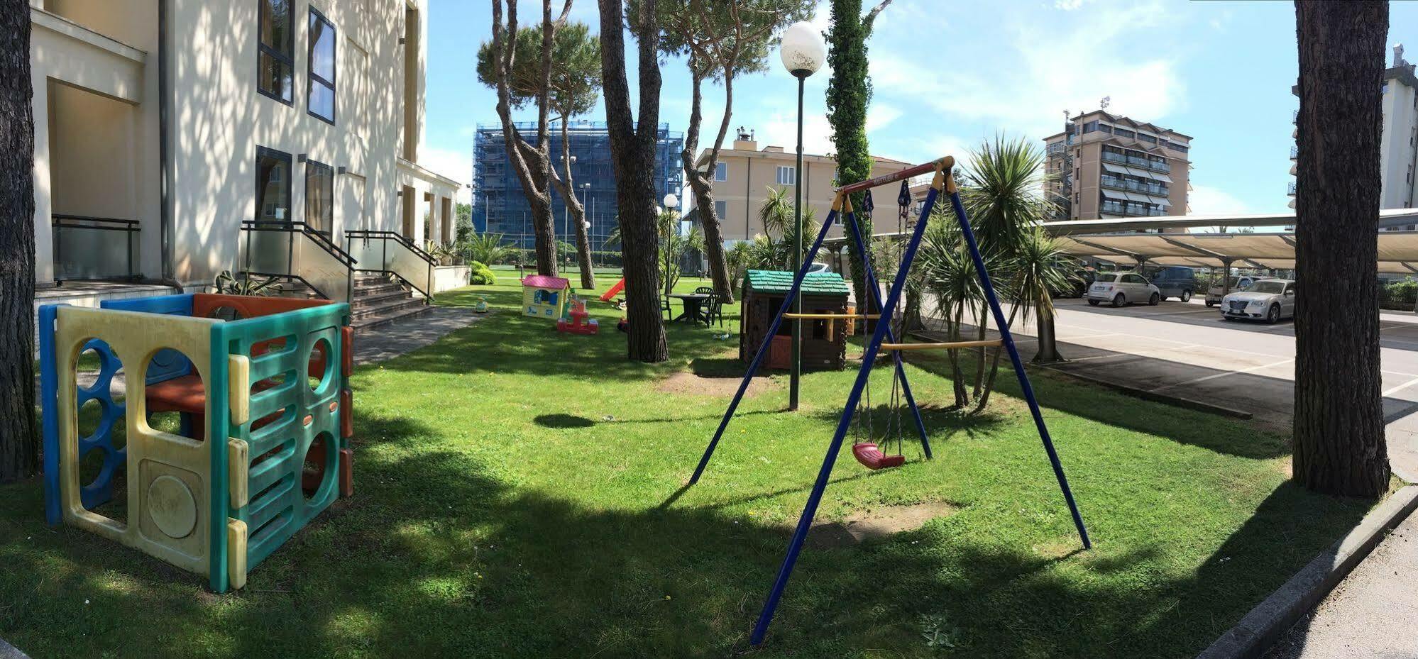 לידו די קאמאיורה Hotel Caesar Residence & Spa מראה חיצוני תמונה