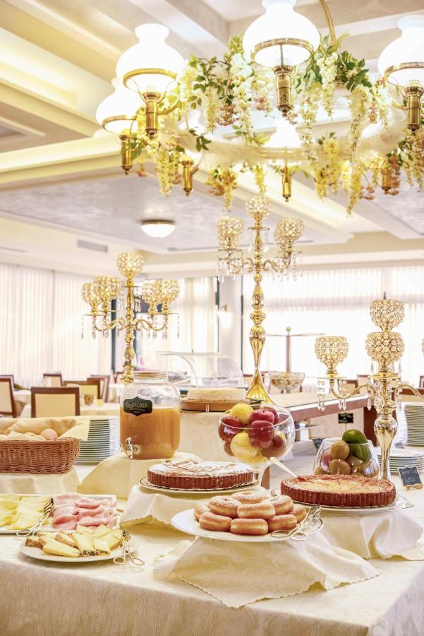 לידו די קאמאיורה Hotel Caesar Residence & Spa מראה חיצוני תמונה