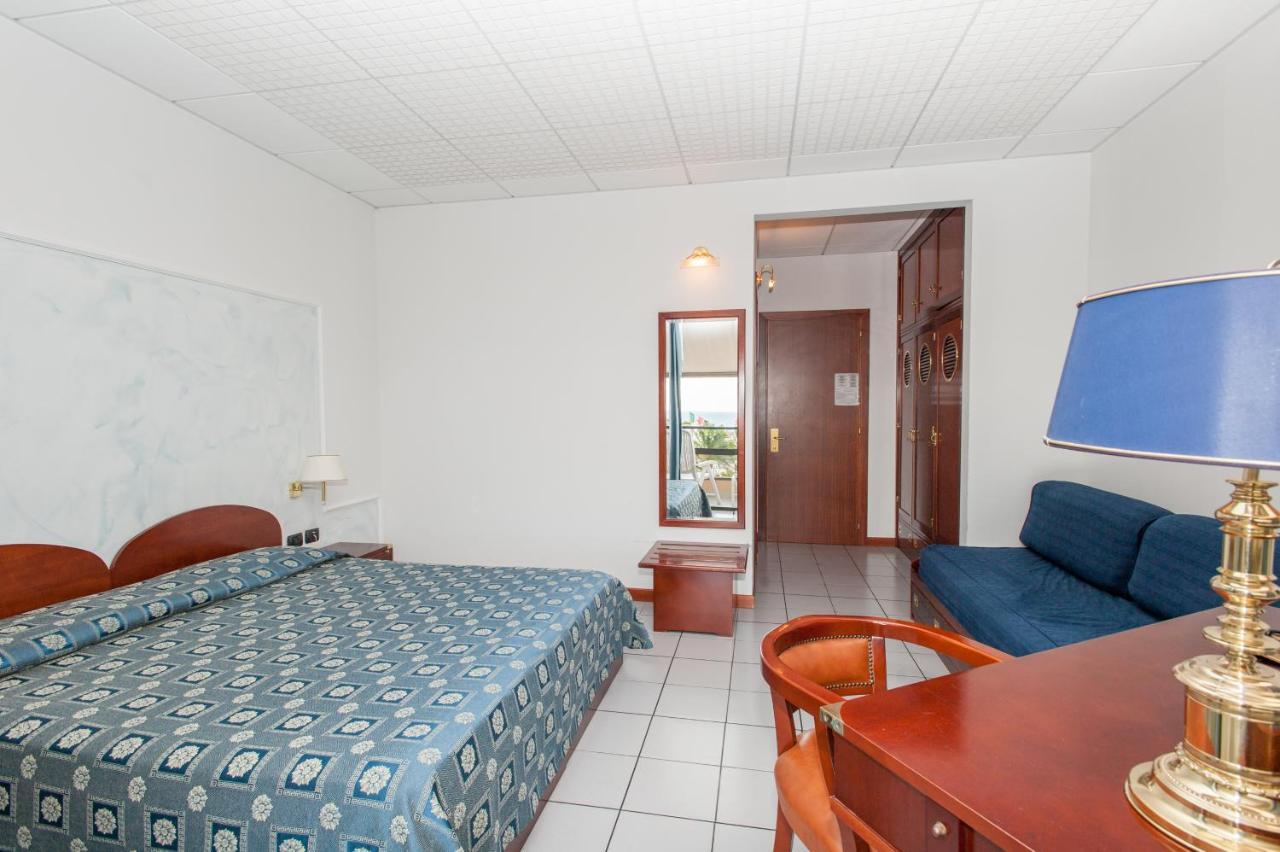 לידו די קאמאיורה Hotel Caesar Residence & Spa מראה חיצוני תמונה