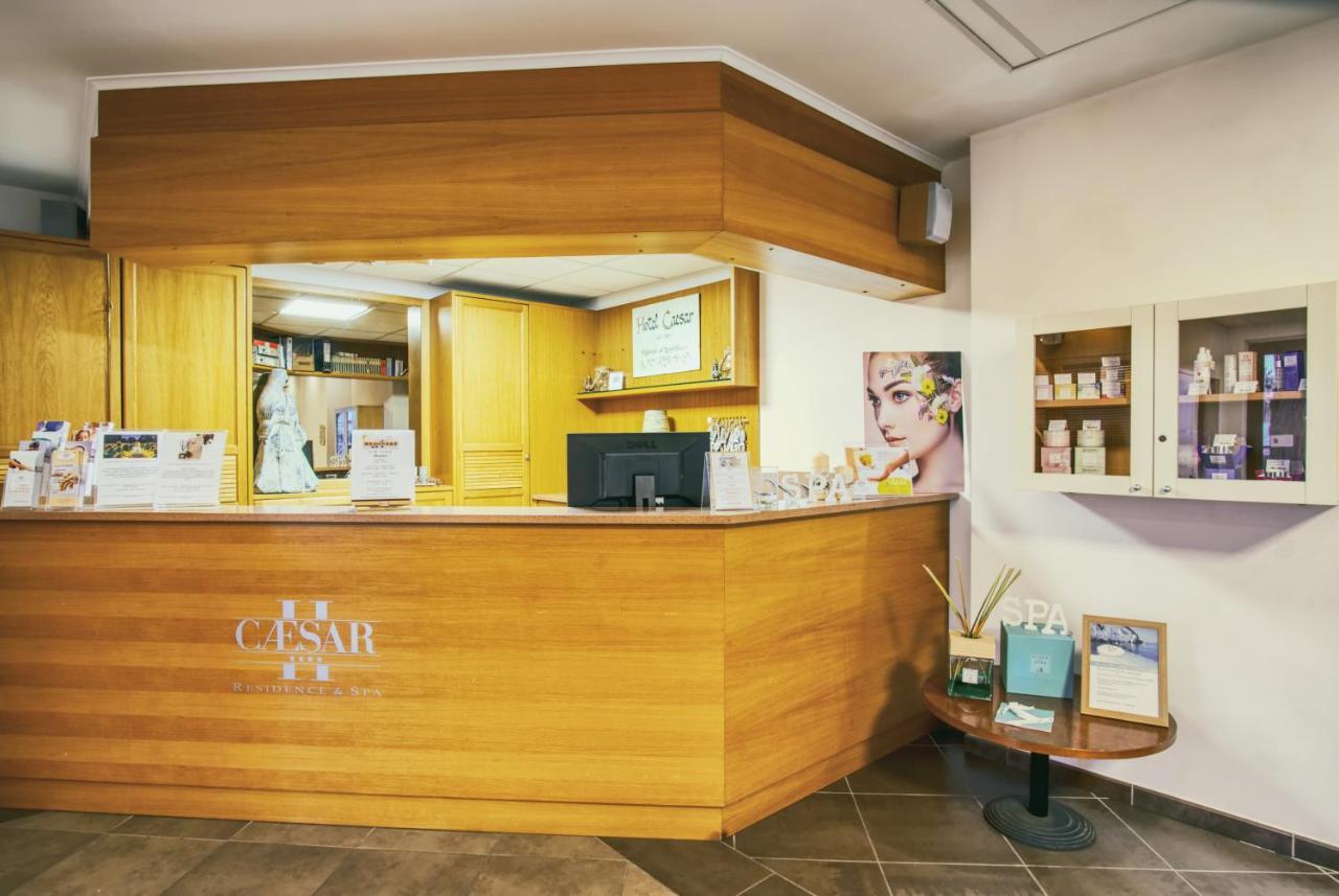 לידו די קאמאיורה Hotel Caesar Residence & Spa מראה חיצוני תמונה