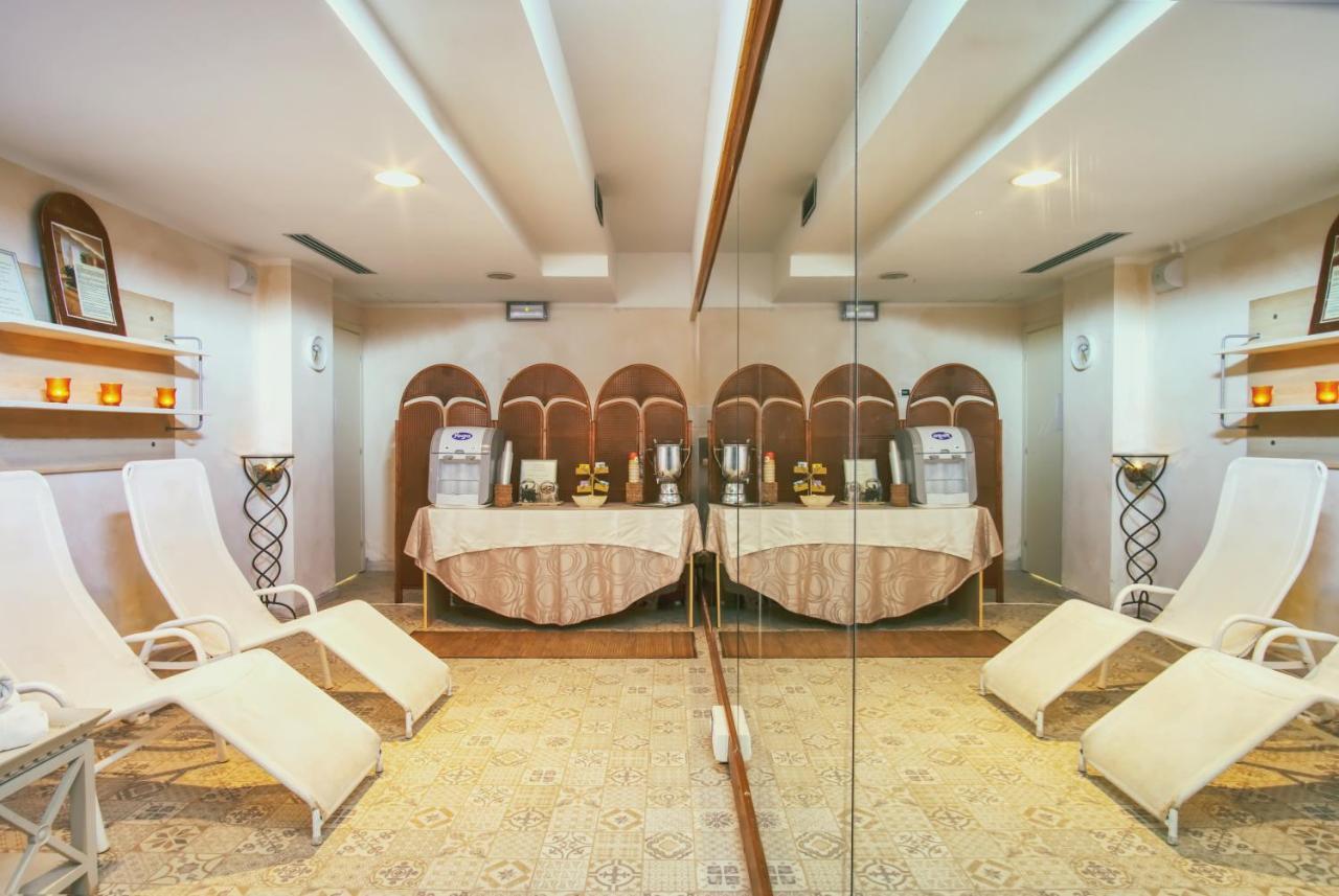 לידו די קאמאיורה Hotel Caesar Residence & Spa מראה חיצוני תמונה