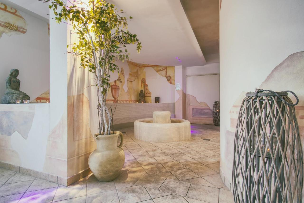 לידו די קאמאיורה Hotel Caesar Residence & Spa מראה חיצוני תמונה