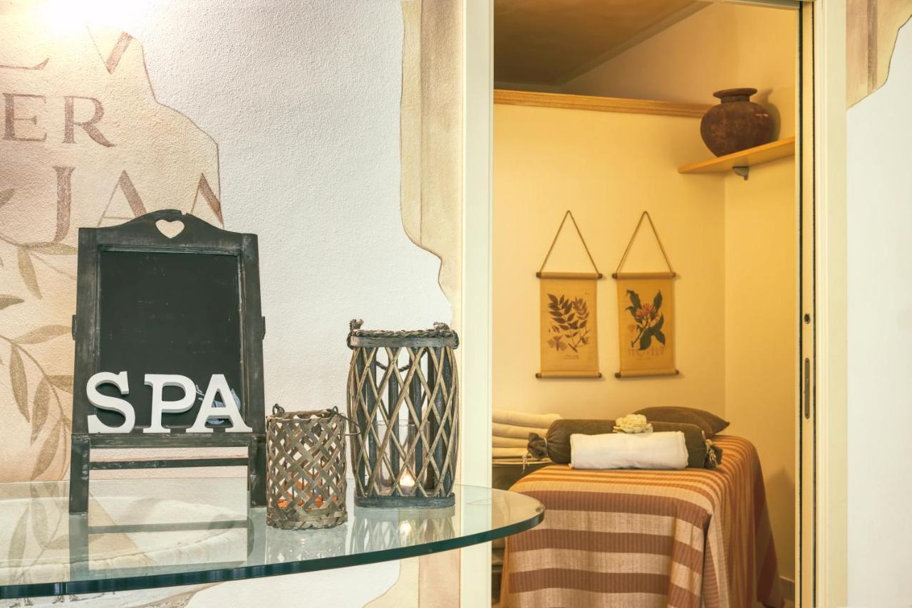 לידו די קאמאיורה Hotel Caesar Residence & Spa מראה חיצוני תמונה